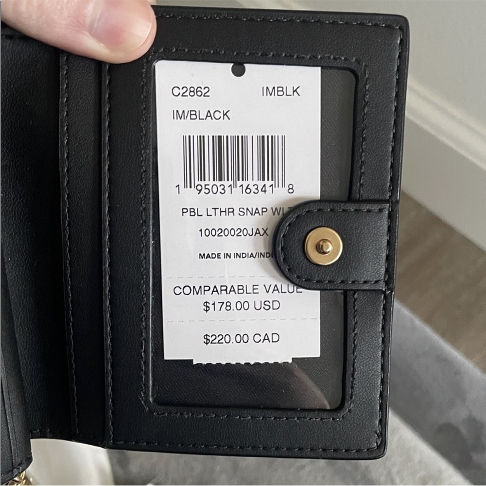 Coach Small Wallet - Picture 4 of 5